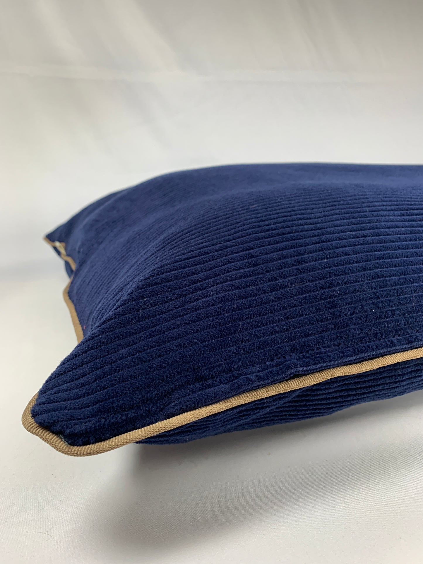 Bella Pillow Bed